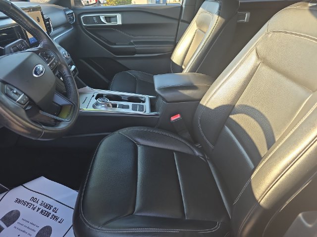 Used 2020 Ford Explorer XLT w/ Equipment Group 202A RWD image 17