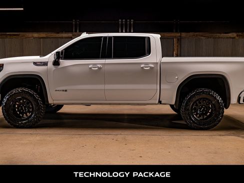 Used 2025 GMC Sierra 1500 AT4 w/ Technology Package image 6