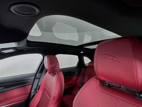 New 2025 Jaguar F-PACE R-Dynamic S image 13