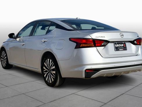 Used 2024 Nissan Altima 2.5 SV image 11