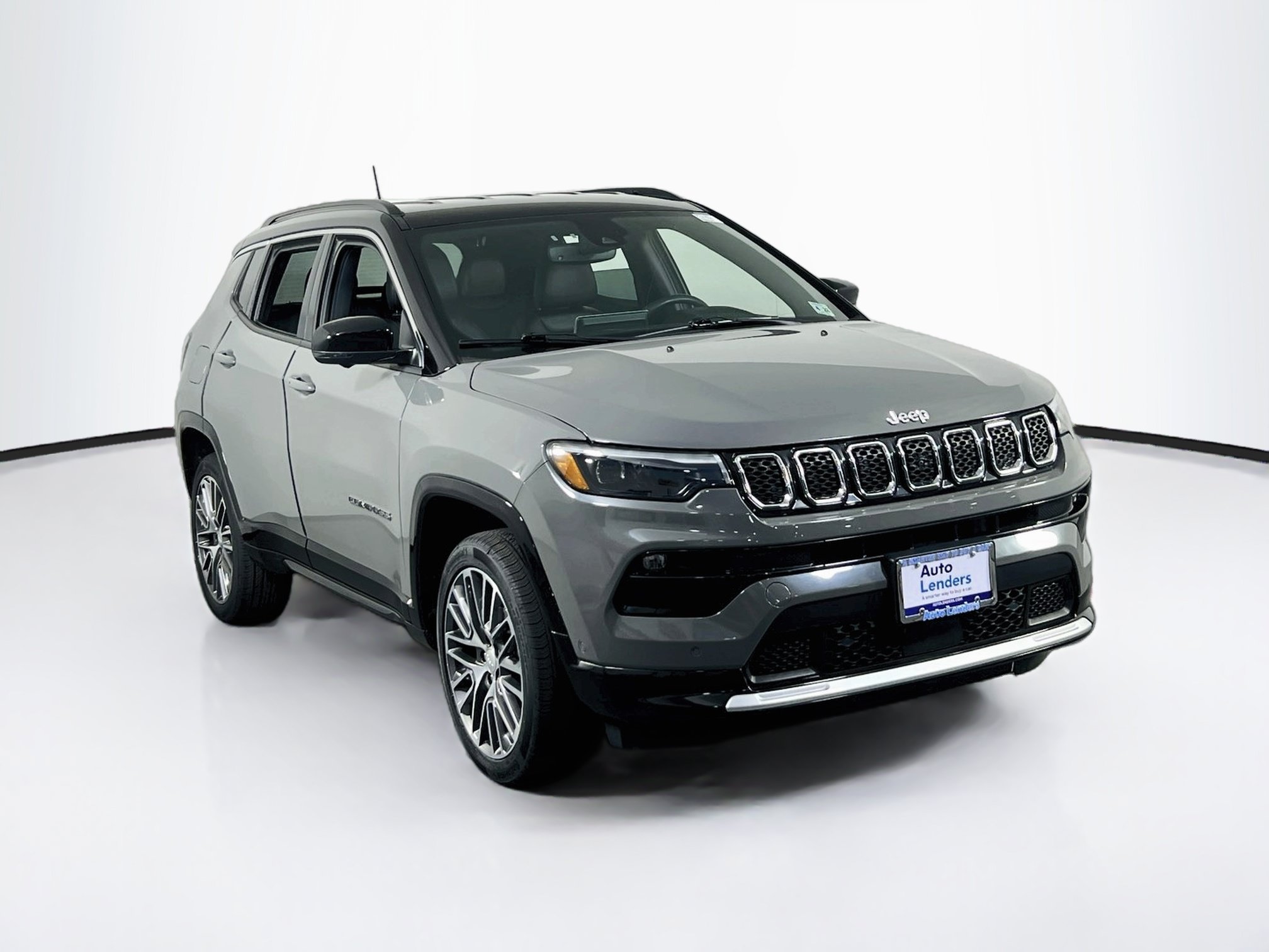 Used 2023 Jeep Compass Limited w/ Elite Group AWD/4WD image 3