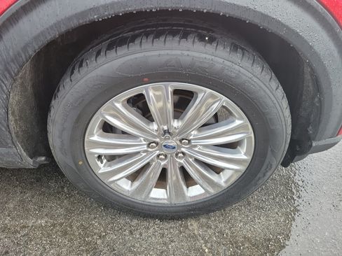 Used 2023 Ford Explorer Limited w/ Limited Technology Package RWD image 7