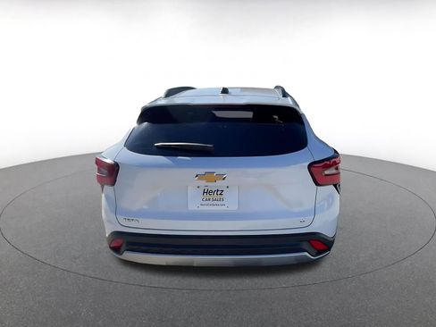 Used 2025 Chevrolet Trax LT image 12