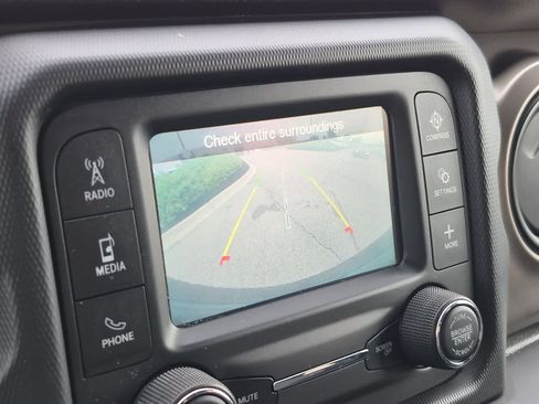 Used 2018 Jeep Wrangler Sport AWD/4WD image 28