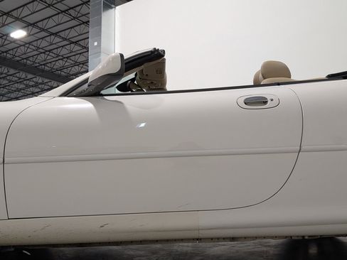Used 2003 Jaguar XK8 Convertible image 31