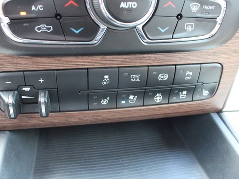 Used 2014 RAM 3500 Laramie w/ Convenience Group RWD image 26