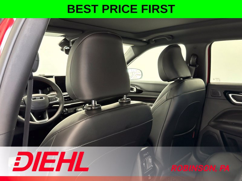 New 2026 Jeep Compass Trailhawk w/ Sun, Sound & Navigation Group AWD/4WD image 18