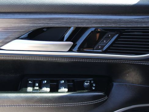 Used 2024 Jeep Wagoneer Series II w/ Flexible Seating Group AWD/4WD image 33