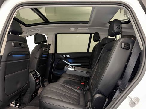 Used 2024 BMW X7 xDrive40i w/ Parking Assistance Package image 21