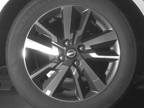 Used 2025 Nissan Versa SV w/ Trunk Package image 15