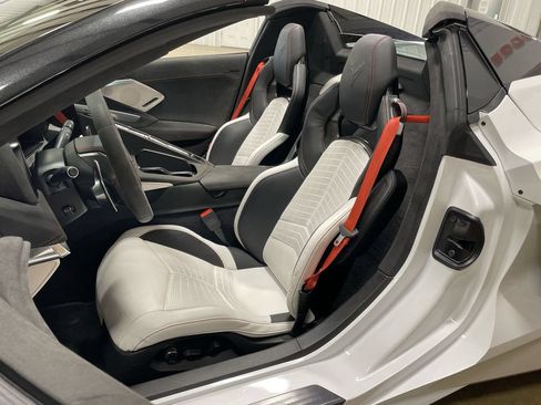Used 2023 Chevrolet Corvette Stingray Premium Conv w/ Z51 Performance Package RWD image 15