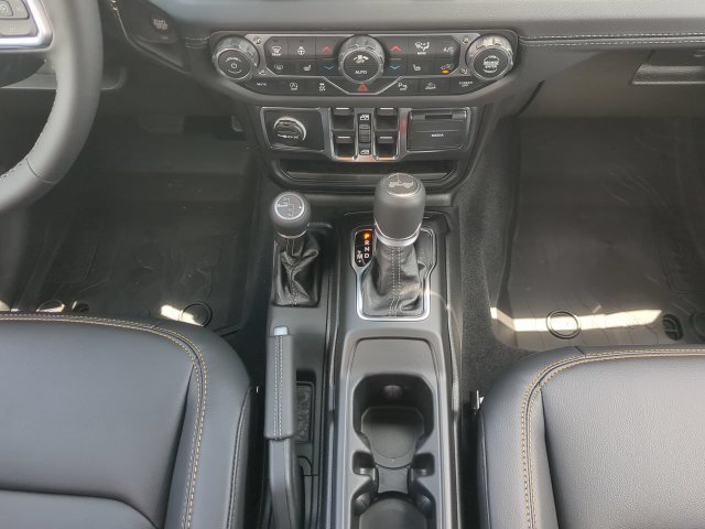 New 2026 Jeep Wrangler Unlimited Sahara AWD/4WD image 21