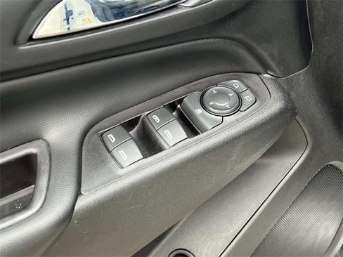 Used 2019 Chevrolet Equinox LT image 14