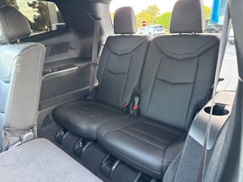 Used 2022 Cadillac XT6 Premium Luxury image 36