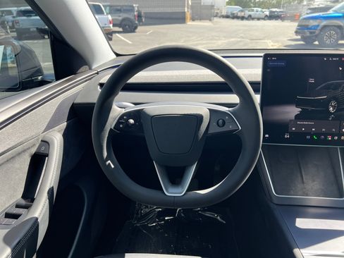 Used 2026 Tesla Model Y Long Range AWD/4WD image 9