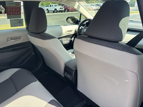 Used 2026 Toyota Corolla LE image 31