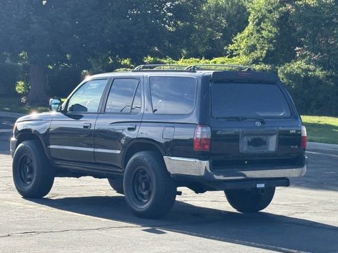 Used 2000 Toyota 4Runner SR5 RWD image 7