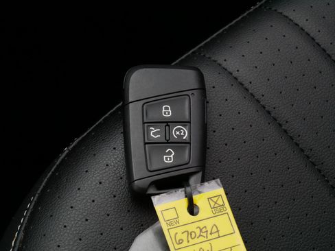 Certified 2023 Volkswagen Tiguan SE AWD/4WD image 33