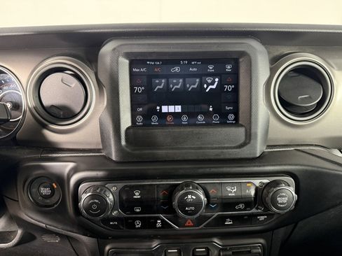 Used 2021 Jeep Wrangler Sport image 18