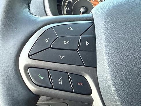 Used 2021 Jeep Cherokee Limited FWD image 25