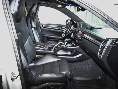 Used 2022 Porsche Cayenne GTS image 67