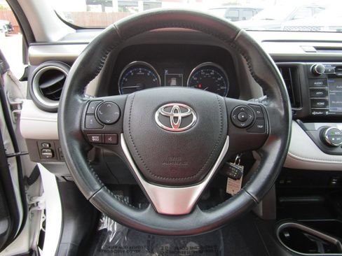 Used 2016 Toyota RAV4 XLE FWD image 14