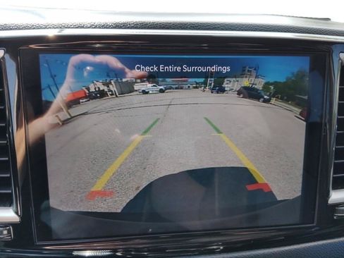 Used 2022 Chrysler Pacifica Touring-L FWD image 20