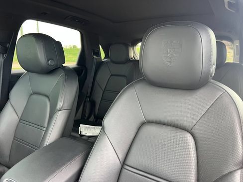 Used 2021 Porsche Cayenne AWD/4WD image 13