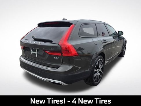 Used 2020 Volvo V90 T6 Cross Country AWD/4WD image 9