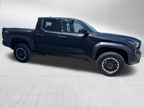 Used 2025 Toyota Tacoma TRD Off-Road image 4
