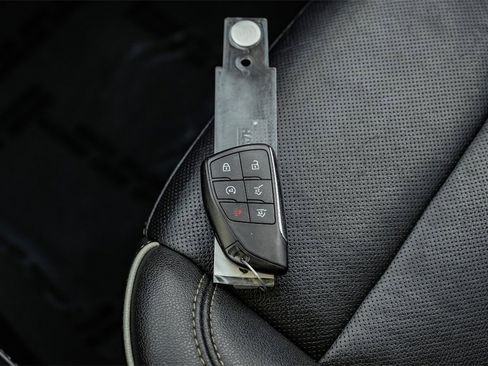 Used 2022 GMC Yukon XL SLT image 62