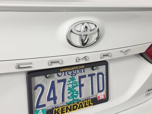 Used 2020 Toyota Camry XSE w/ Navigation Package AWD/4WD image 11