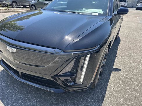 New 2026 Cadillac Lyriq Signature Sport RWD image 9