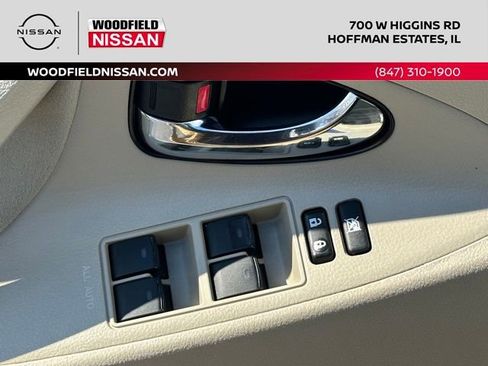 Used 2011 Toyota Camry LE image 21