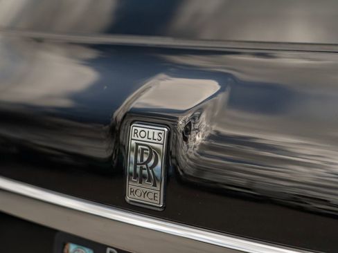 Used 2025 Rolls-Royce Cullinan image 6