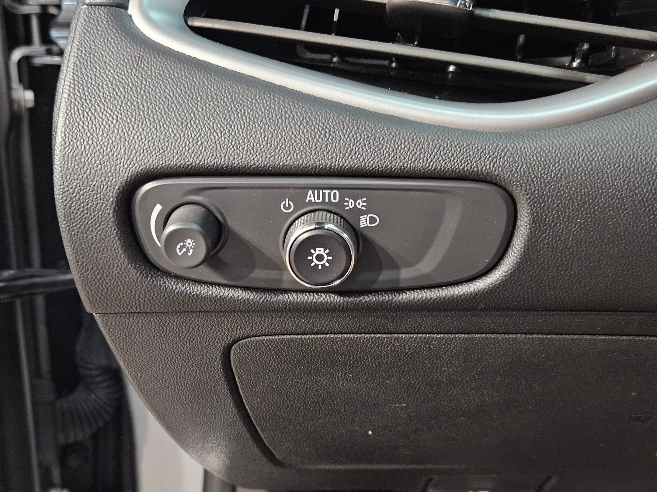 Used 2024 Chevrolet Malibu LT FWD image 24