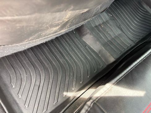 Used 2014 Toyota Corolla LE image 10