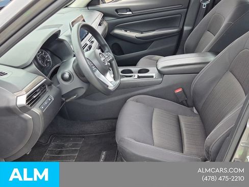 Used 2025 Nissan Altima 2.5 SV FWD image 8