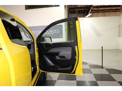 Used 2020 GMC Canyon W/T w/ Convenience Package image 19