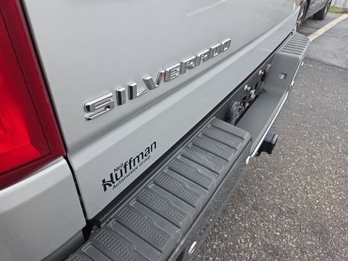 Used 2022 Chevrolet Silverado 1500 LTZ image 10