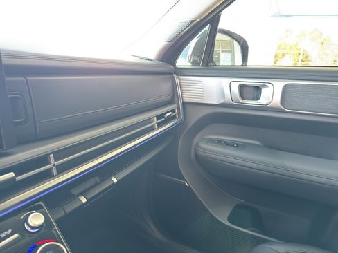 Used 2025 Hyundai Santa Fe Limited image 18