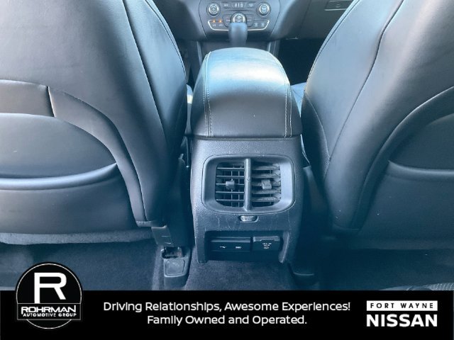 Used 2019 Jeep Cherokee Limited AWD/4WD image 29