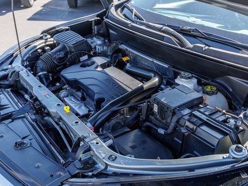 Used 2024 Chevrolet Equinox LT w/ Driver Convenience Package image 11