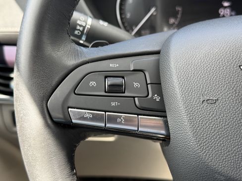 Certified 2023 Cadillac XT4 Luxury w/ Driver Awareness Package FWD image 25