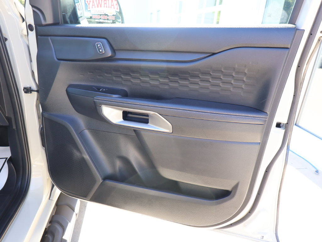 Used 2025 Ford Ranger XLT w/ Equipment Group 301A High AWD/4WD image 36
