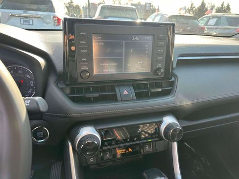 Used 2019 Toyota RAV4 XLE image 28