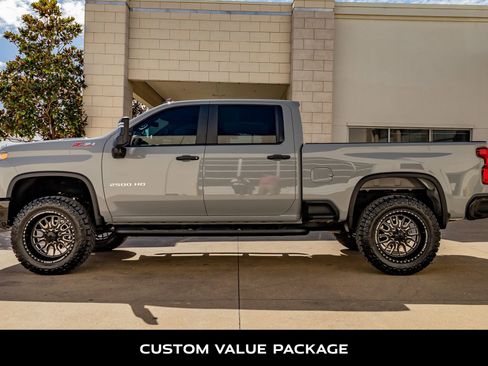 Used 2025 Chevrolet Silverado 2500 Custom w/ Custom Value Package image 6