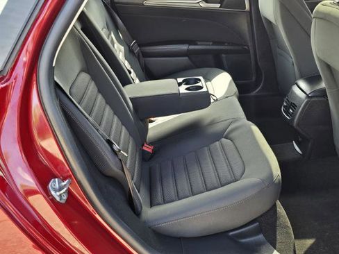 Used 2019 Ford Fusion SE FWD image 12