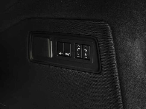 Used 2021 Cadillac Escalade ESV Sport w/ Driver Assist Tech Package image 10