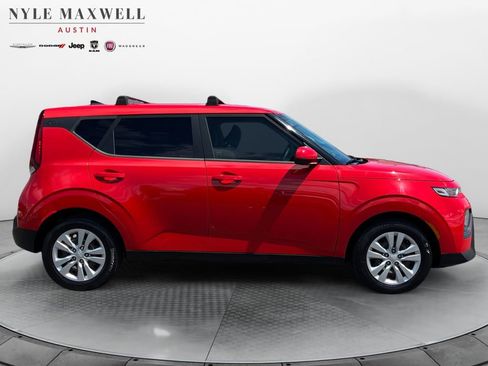 Used 2022 Kia Soul LX FWD image 17